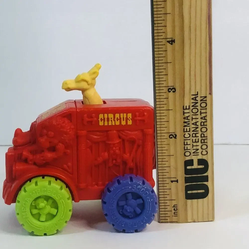Vintage Mega Wheels Circus Truck Toy‎ Red with Neon Green Purple Wheels Giraffe